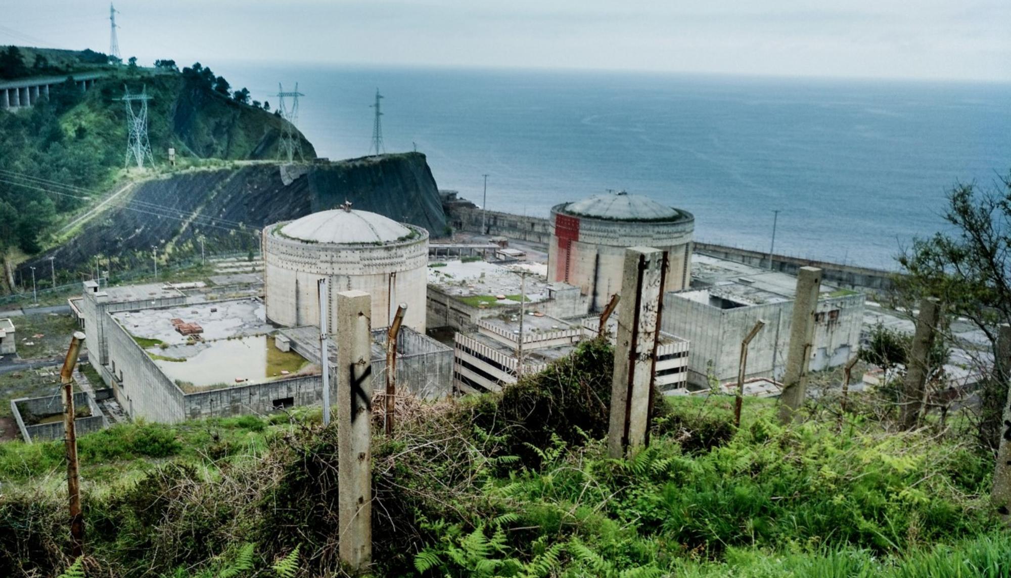 Antigua central de Lemoiz, Vizcaya.